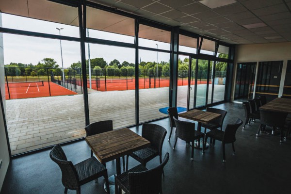 Nieuwbouw Tenniscomplex TVD 2002