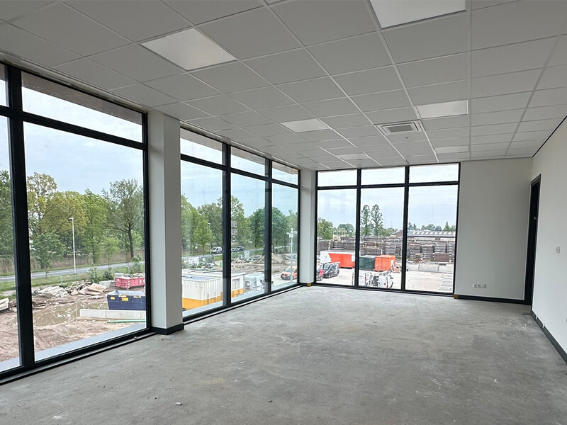 Binnenkant distributiehal Dieren