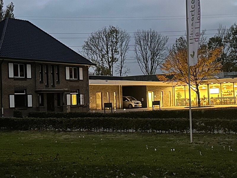 Buitenaanzicht Crematorium Zevenaar